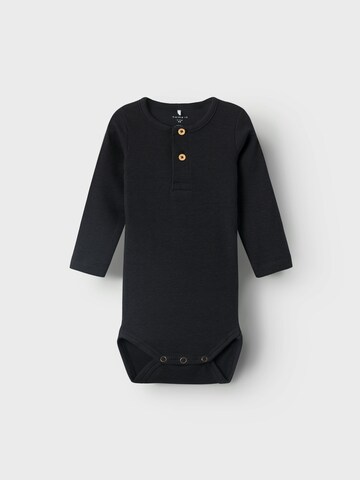 NAME IT - Pijama entero/body 'KAB' en negro: frente