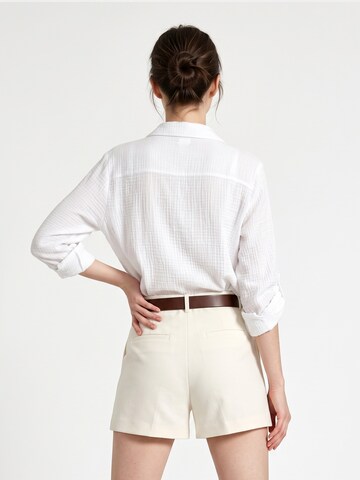 TorWeit Oversized Shirt in White