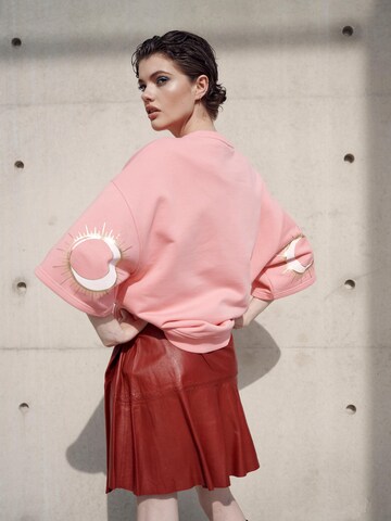 T-shirt oversize 'ELEVATE_ Himari' I want the moon en rouge