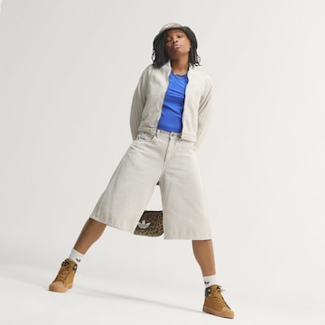ADIDAS ORIGINALS - Pierna ancha Vaquero en gris