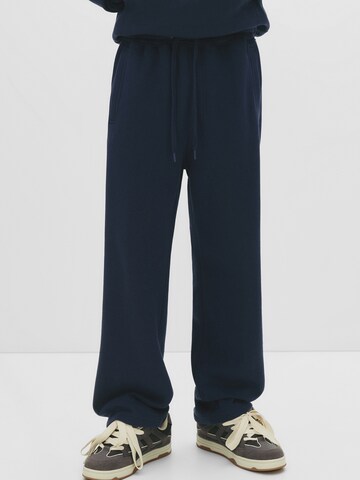 Pull&Bear Loose fit Trousers in Blue: front