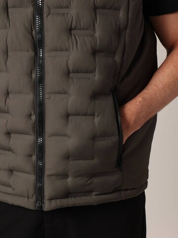 Gilet 'Nickson' Deeluxe en vert