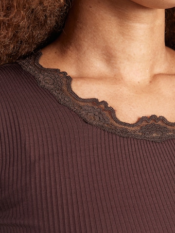 T-shirt rosemunde en marron