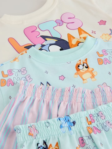 Pijamale de la Next pe mai multe culori