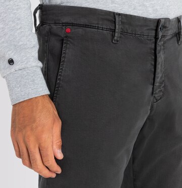 MAC Loose fit Chino Pants in Black