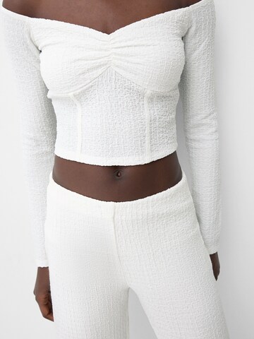 T-shirt Bershka en blanc