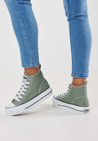 BRITISH KNIGHTS Sneaker 'Kaya' in Grün