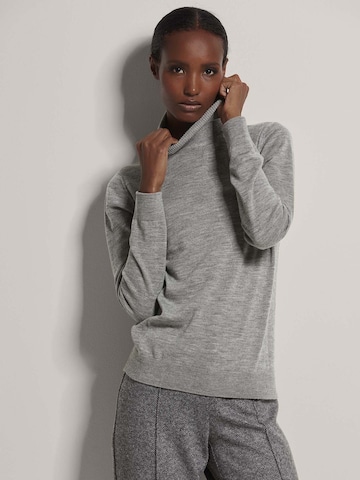 Pull-over MADELEINE en gris : devant