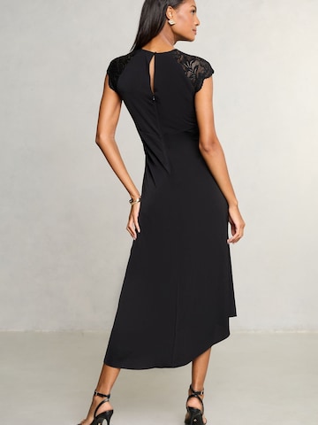 Lipsy Kleid in Schwarz