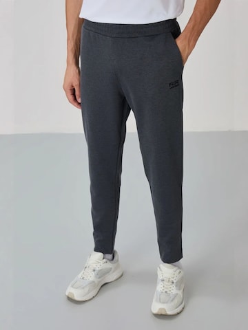 Tommy Life Loungewear in Grey