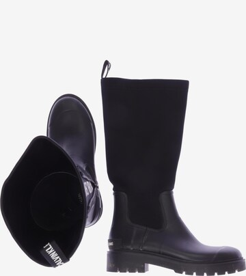 Calvin Klein Jeans Dress Boots in 40 in Black: front