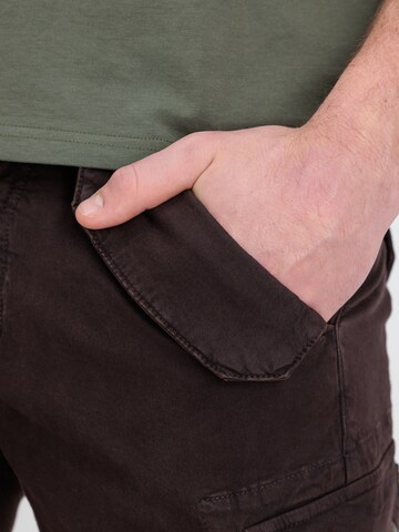 ALPHA INDUSTRIES Tapered Hose 'Combat' in Braun