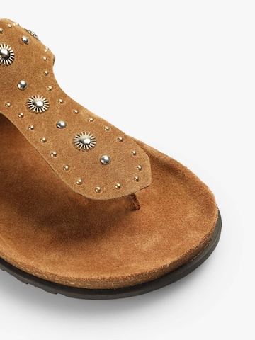Scalpers T-bar sandals 'Bio Sun Studs' in Brown