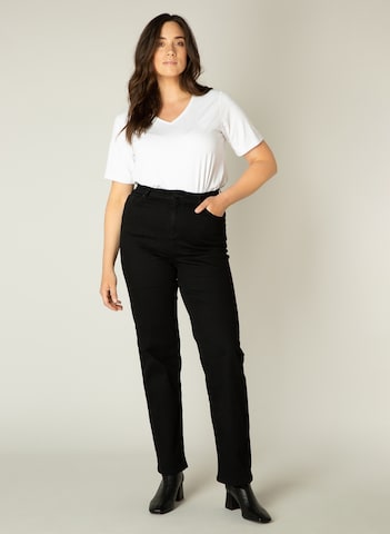 BASE LEVEL CURVY Regular Jeans 'Ayda' in Black