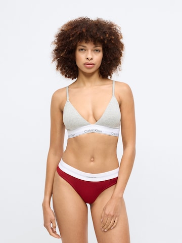 Calvin Klein Regular Стринг в червено