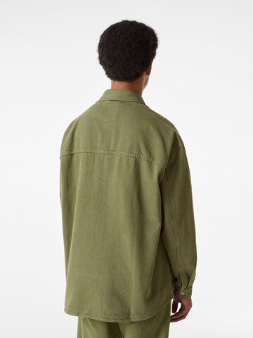 Bershka Regular Fit Skjorte i grønn