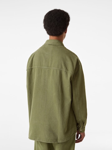 Regular fit Camicia di Bershka in verde