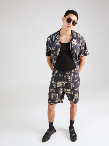 Iriedaily Loosefit Shorts 'City Relax' in Schwarz