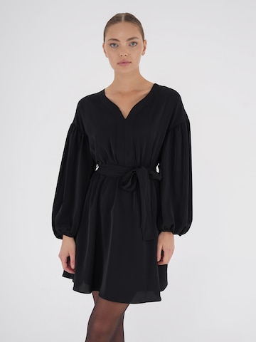 Robe FRESHLIONS en noir : devant