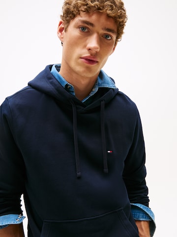 TOMMY HILFIGER Sweatshirt 'ESSENTIAL' in Blue