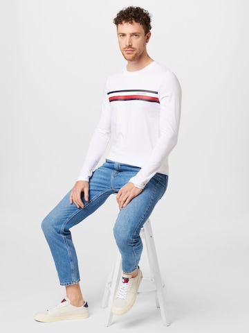 TOMMY HILFIGER Koszulka w kolorze biały