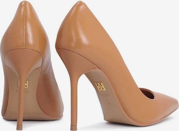 Kazar Pumps in Brown