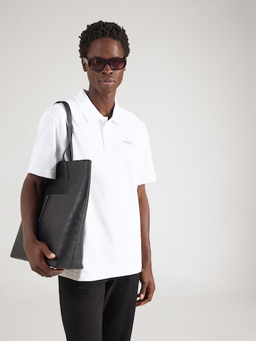 Tricou de la Calvin Klein Jeans pe alb: față