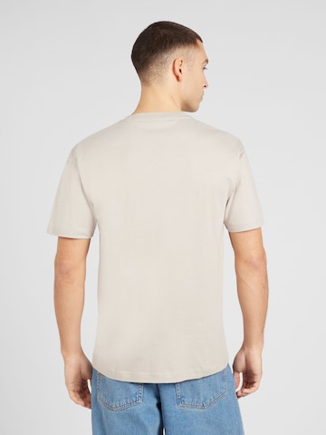 Maglietta 'HERO' di Calvin Klein in grigio