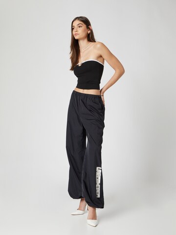 Wide leg Pantaloni 'Lia' di millane in nero