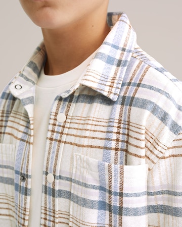 WE Fashion Regular fit Button up shirt in Beige