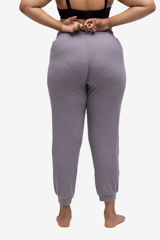 Ulla Popken Tapered Broek in Grijs