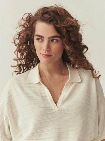 Pullover di TATUUM in bianco