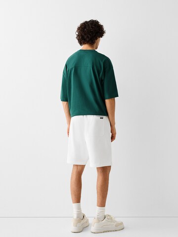 Bershka Loosefit Shorts in Weiß