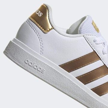 ADIDAS PERFORMANCE Спортивная обувь 'Grand Court 2.0' в Белый