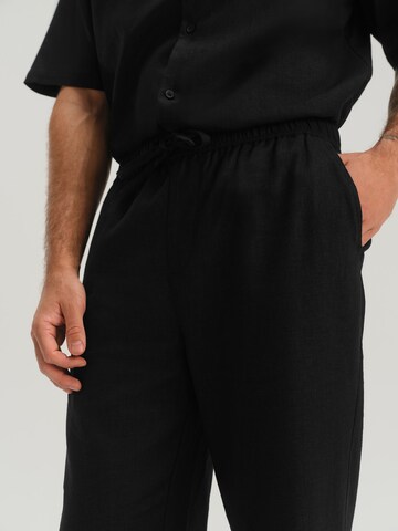 TRAPP - regular Pantalón en negro