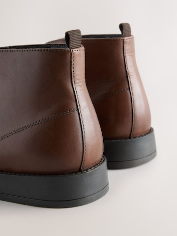 Next - Botines chukka en marrón