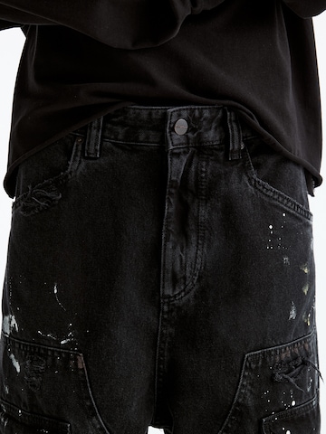 Pull&Bear Широка кройка Карго дънки в черно