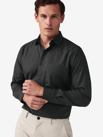 Next Regular Fit Hemd in Schwarz: Vorderseite