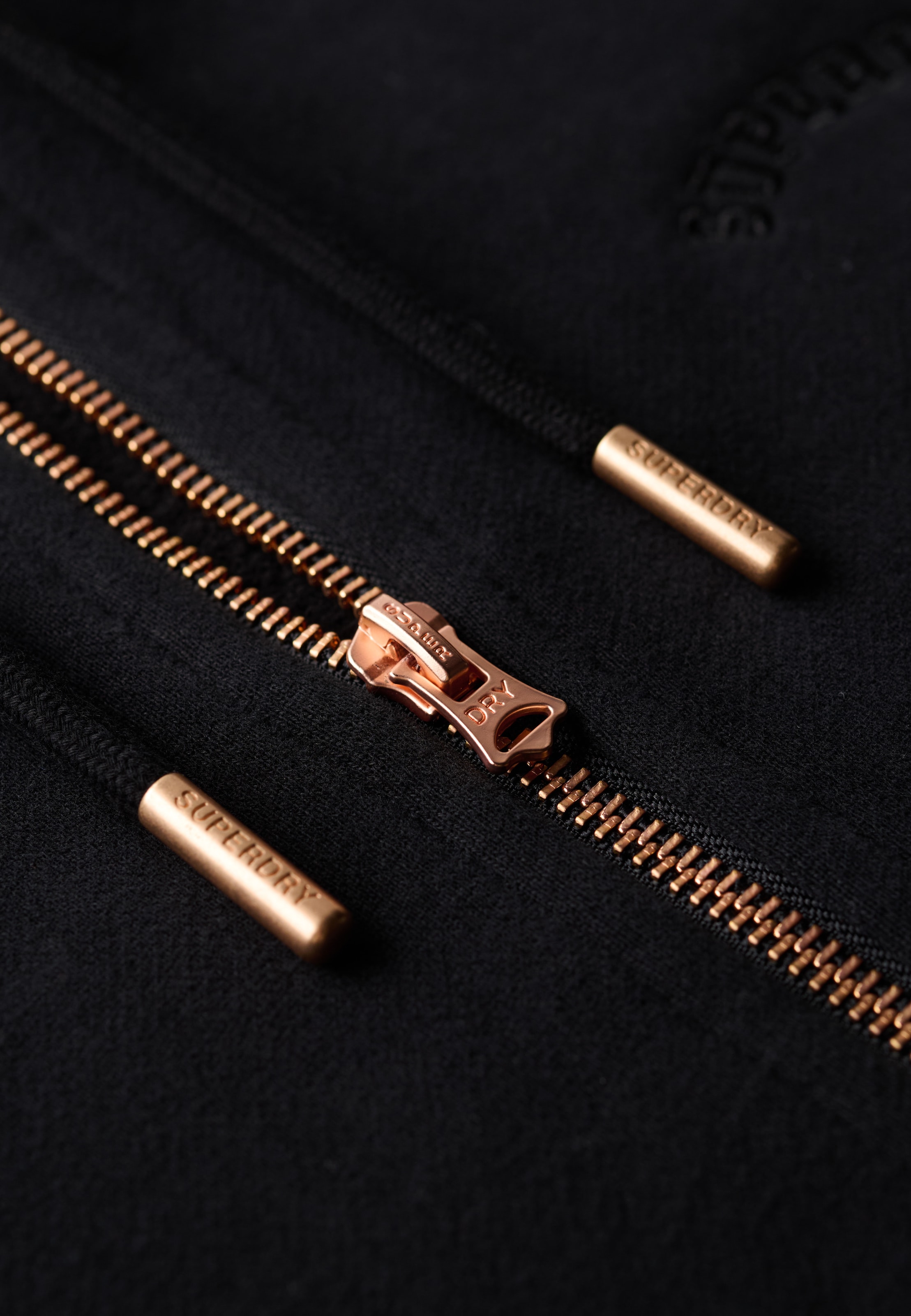 Superdry Dressipluus 'Essential', värv must