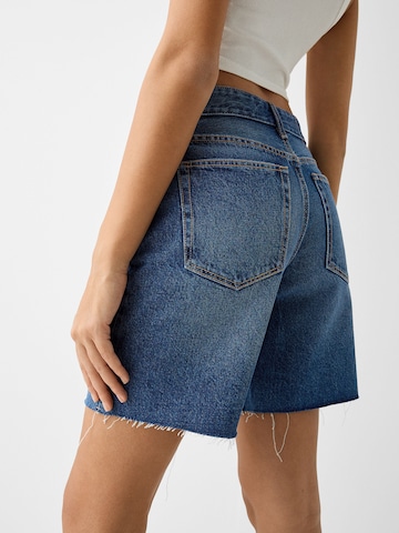 Bershka Regular Shorts in Blau