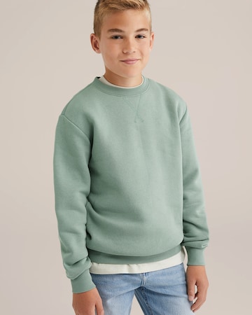 WE Fashion Sweatshirt in Green: front