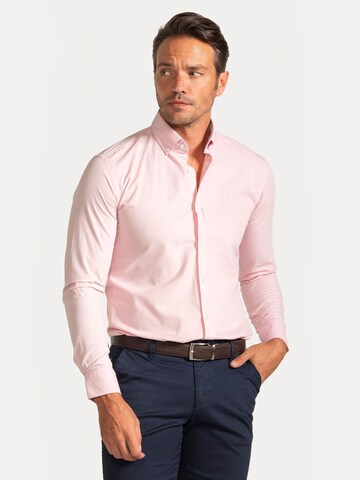 Coupe regular Chemise Jacey Quinn en rose : devant