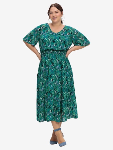 SHEEGO Dress in Green: front