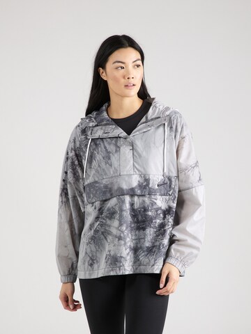 Veste mi-saison Nike Sportswear en gris : devant