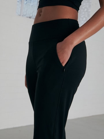 Loosefit Pantalon de sport Next en noir