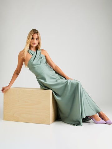 Rochie de seară de la SWING pe verde