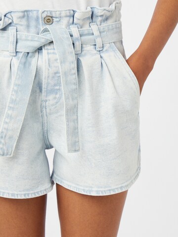 HOLLISTER Loosefit Shorts in Blau