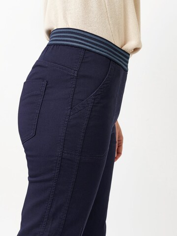 TONI Regular Trousers in Blue