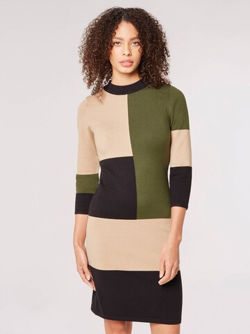 Robe ' ' Apricot en vert : devant