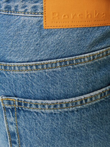 Bershka Lużny krój Jeansy w kolorze niebieski